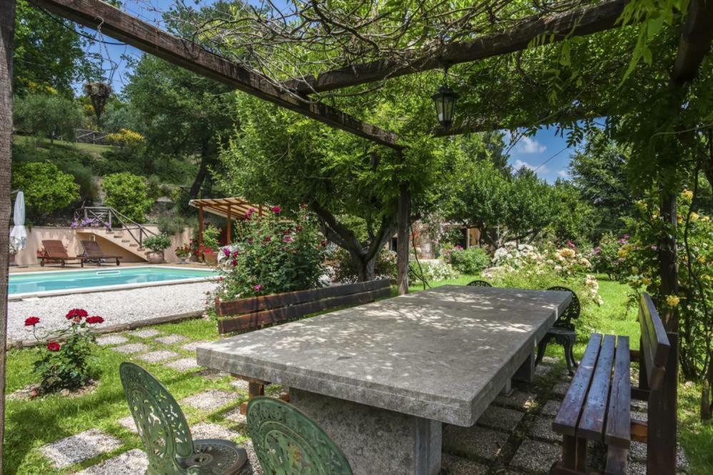 Torre Del Falco Pension Spoleto Buitenkant foto